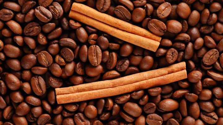 Чим можна ароматизувати каву при варінні