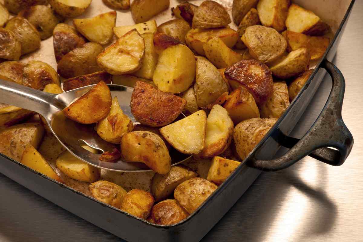 Як приготувати картоплю в духовці