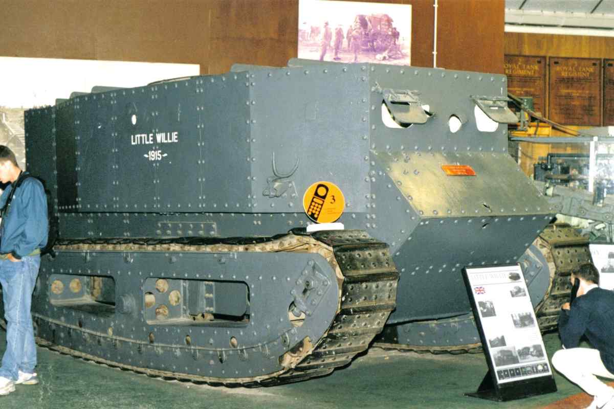 "Маленький Віллі": як з 'явився перший британський прототип танка