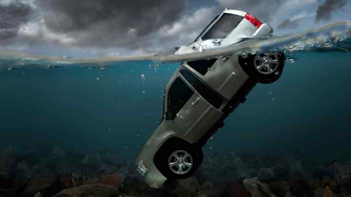 Як вибратися з потопаючого автомобіля: 3 поради, які можуть врятувати