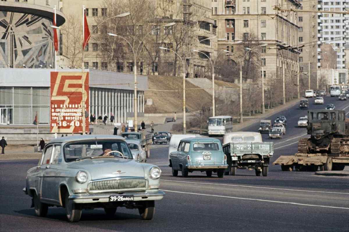 Найшвидші машини, які можна було зустріти на дорогах з 1960-х і до наших днів