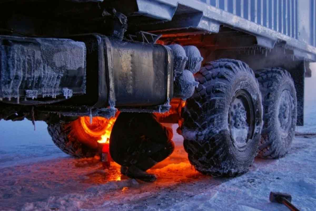 Навіщо радянські водії підпалювали шини автомобілів перед тим, як вирушити в дорогу