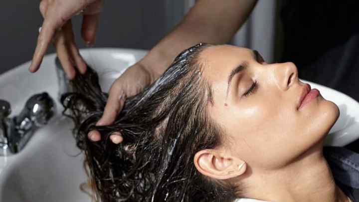 Ефективні способи відновлення волосся після змивання