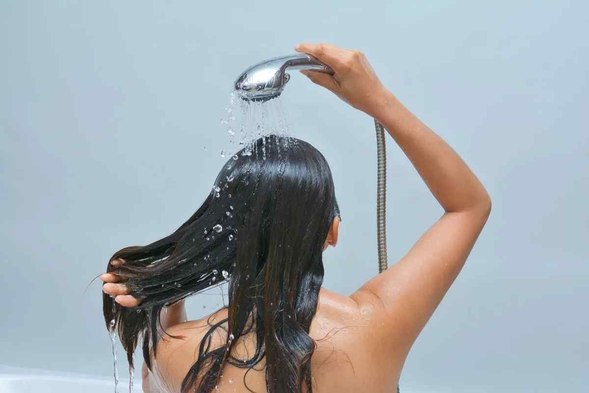 Як діє морська вода на волосся