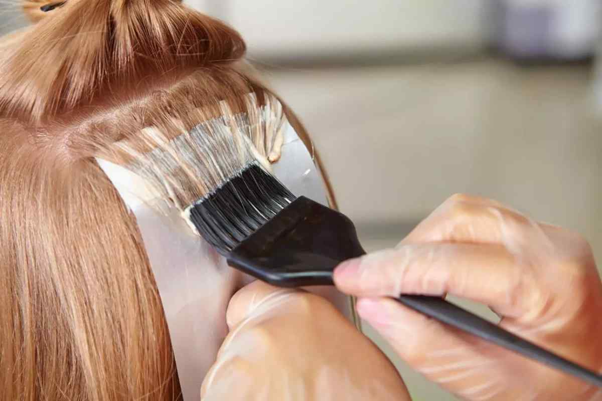 Як відновити освітлене волосся