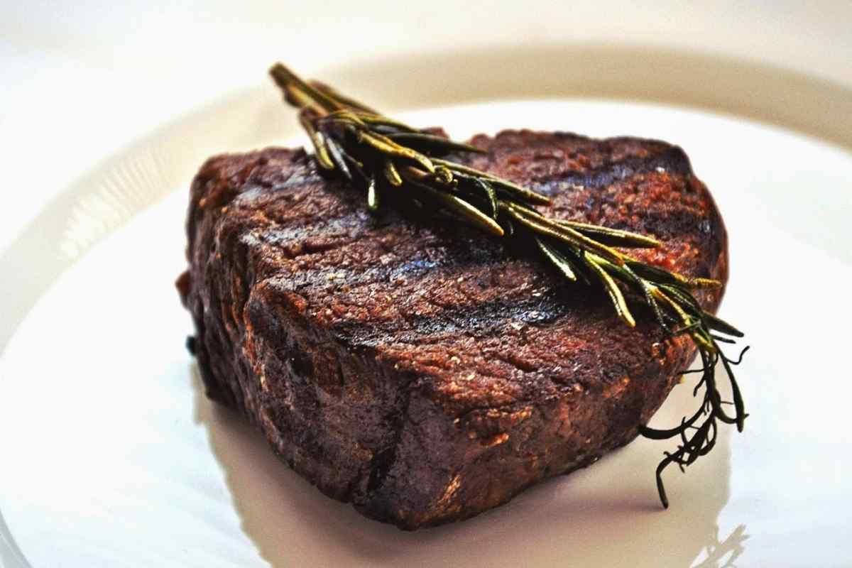 Як приготувати яловичий стейк вдома
