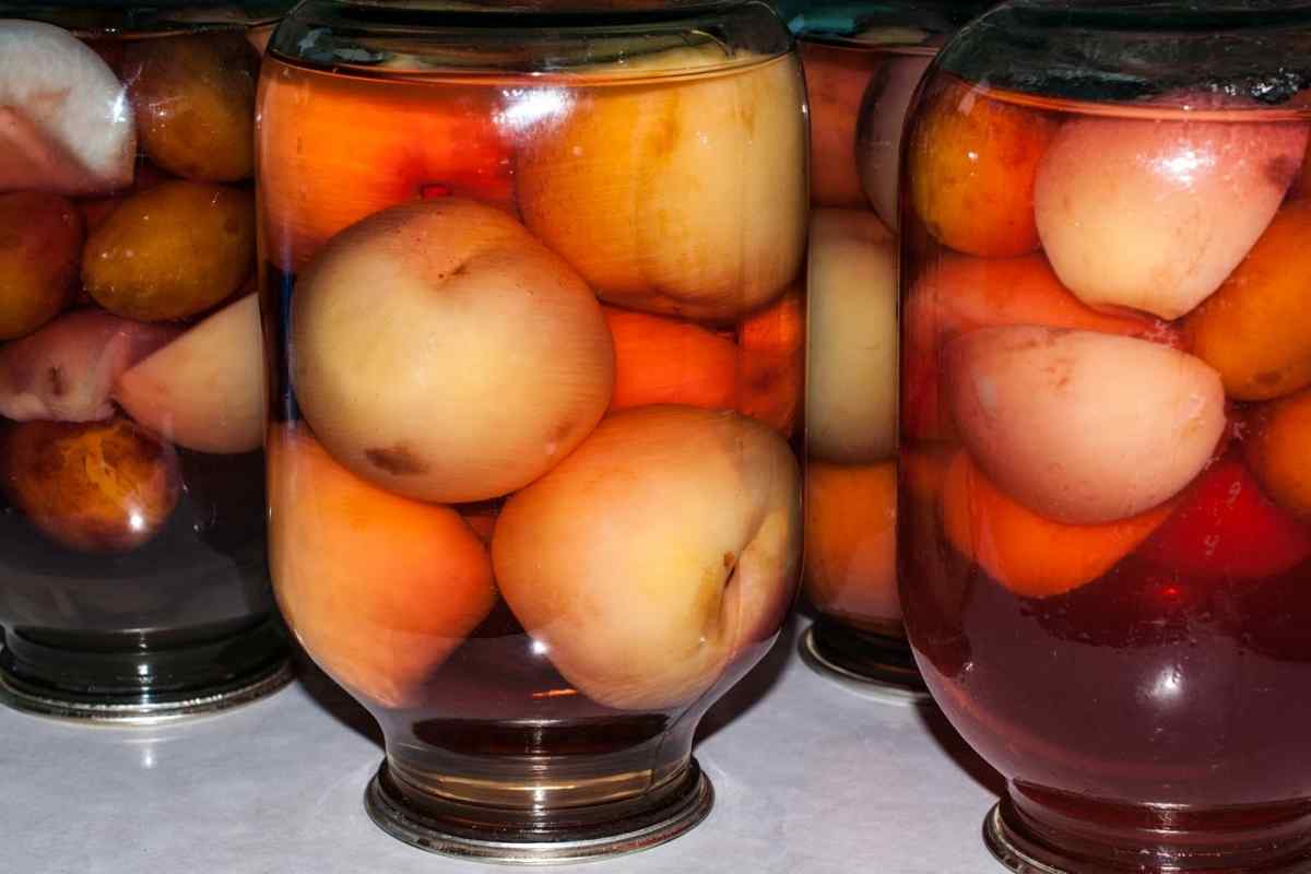 Як зробити компот з персиків