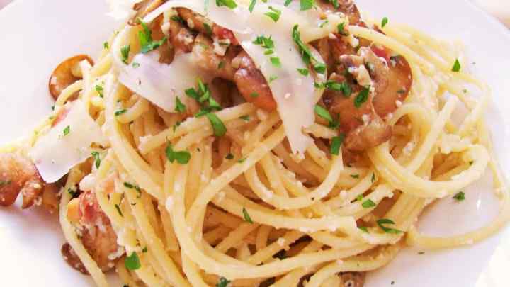 Як приготувати спагеті з кальмарами