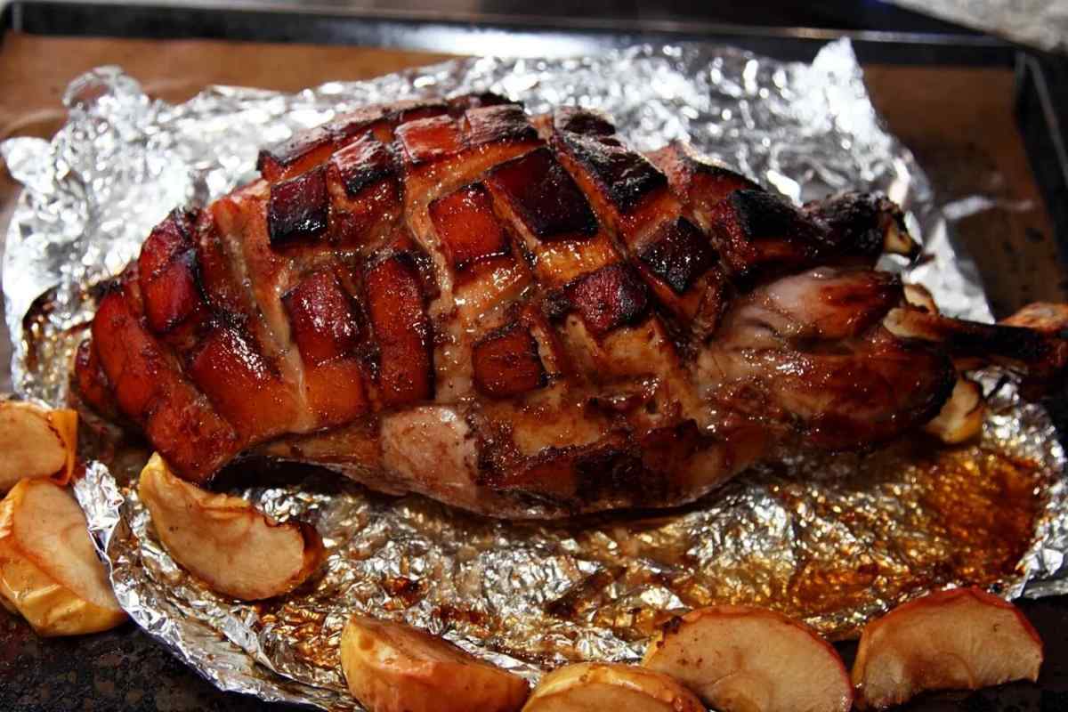 Як запекти свинину в тесті в духовці