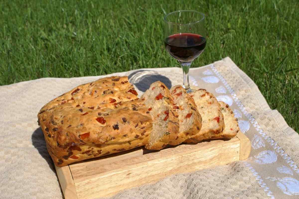 Італійський хліб з пармезаном і травами