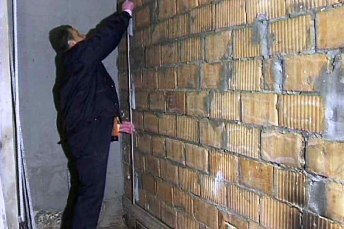 Як обшивати цегляні стіни