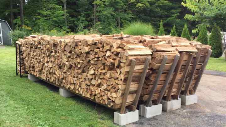 Як складати дрова