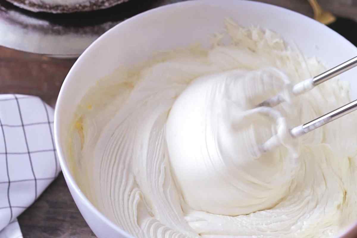 Як приготувати смачний крем для торта