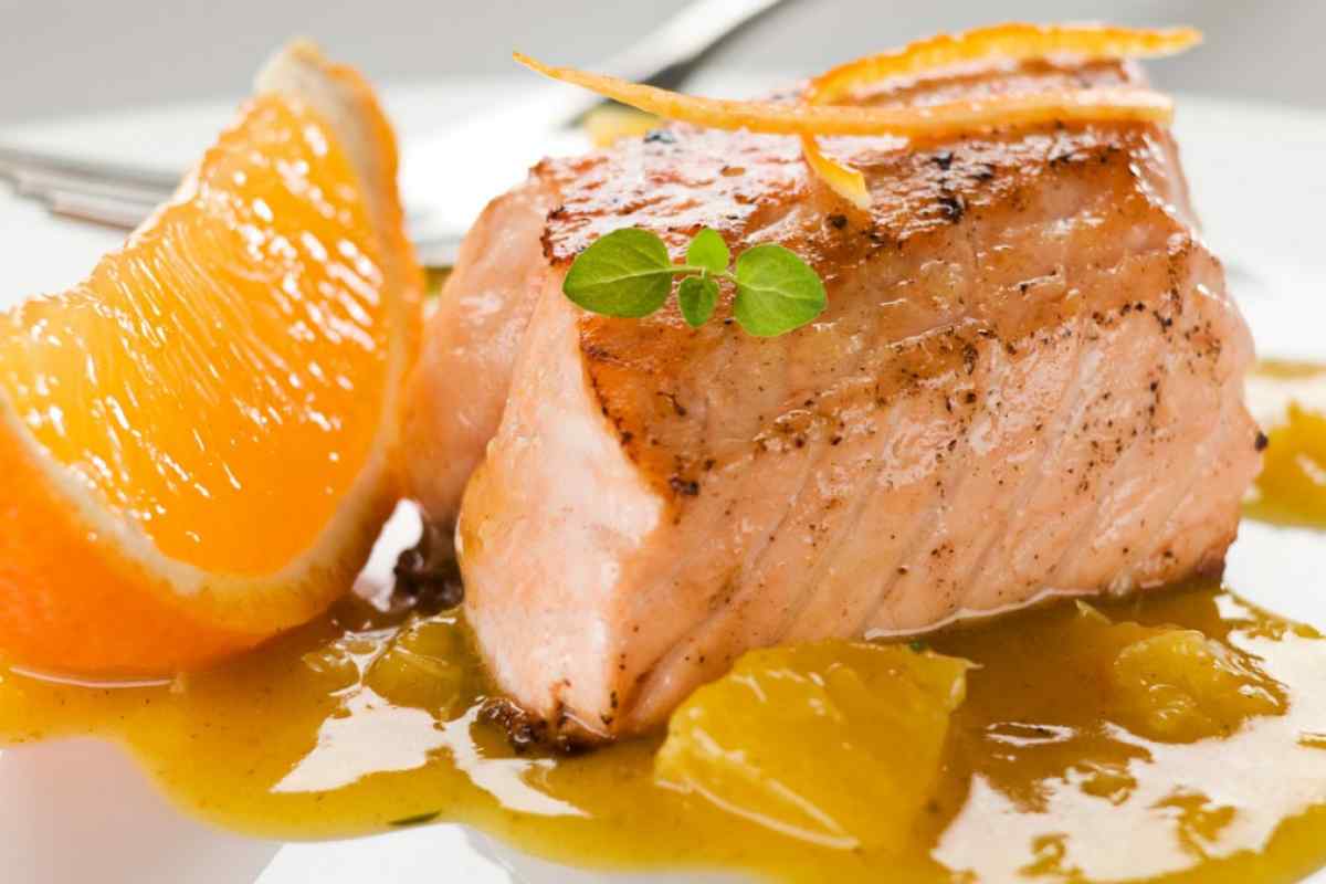 Рецепт апельсинового соусу до лососю