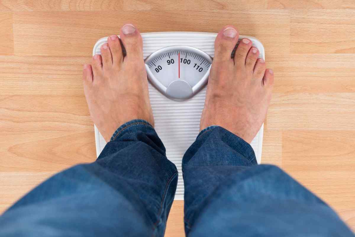 Як визначити чоловікові свою вагу