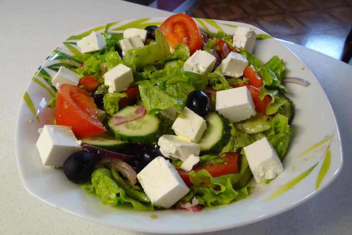 Грецький салат: як його приготувати