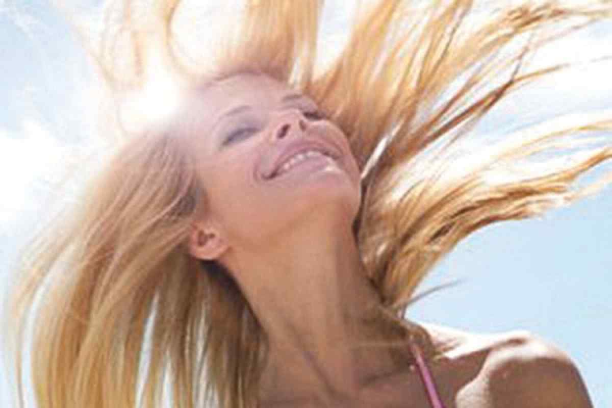 9 порад для догляду за волоссям у літній сезон