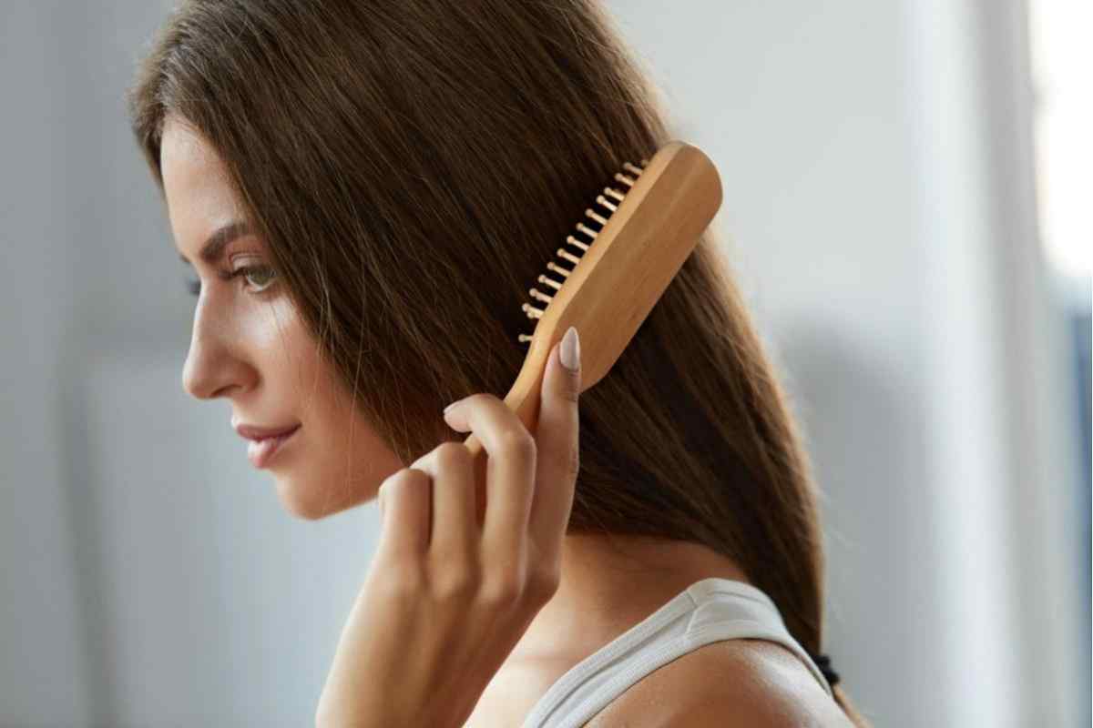Як прибрати пухнастість волосся