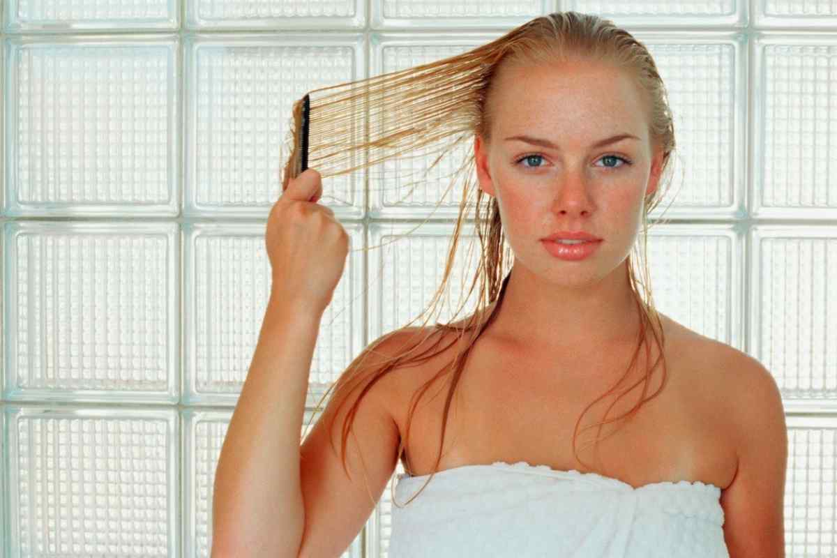 Як прибрати рижину з волосся