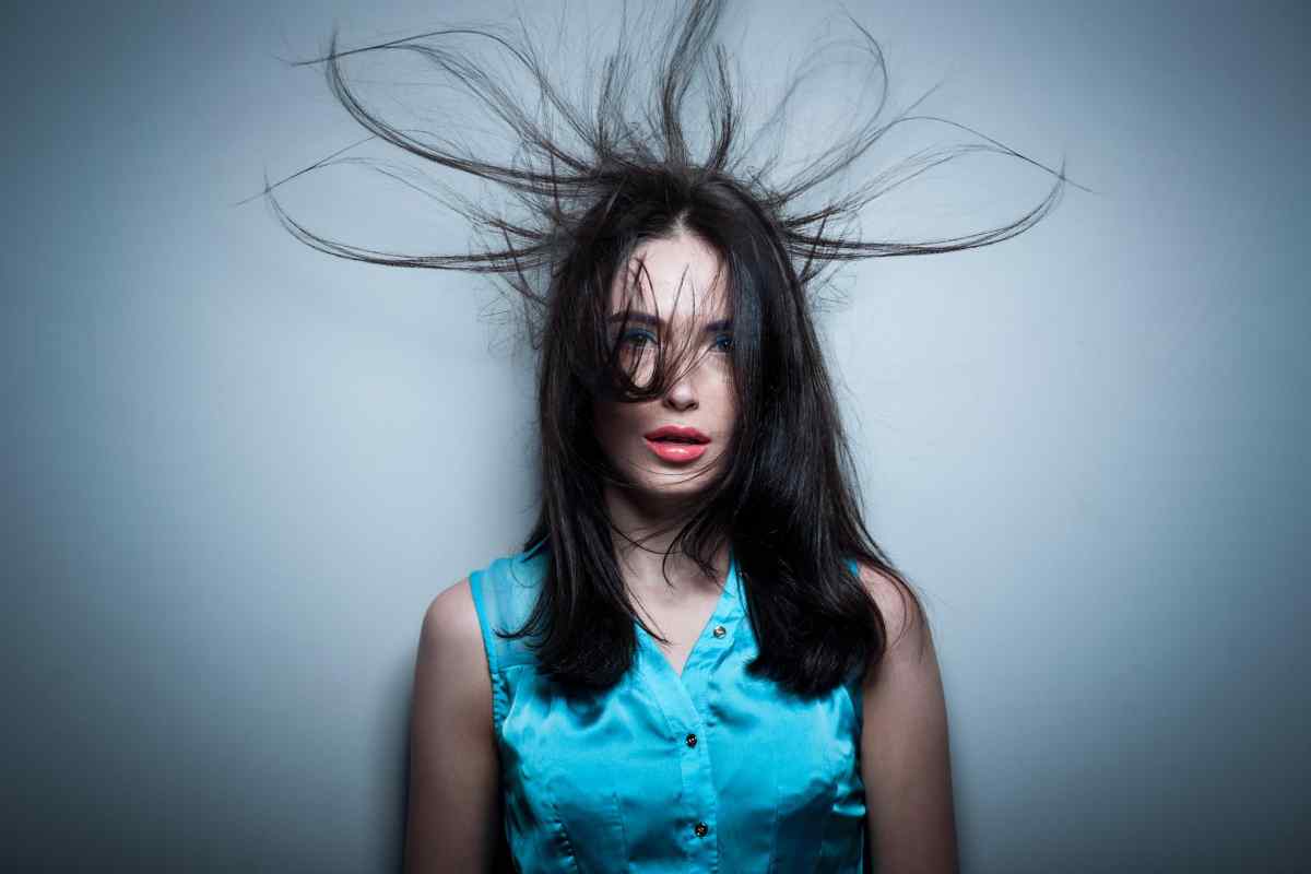 Як зняти статичну електрику з волосся