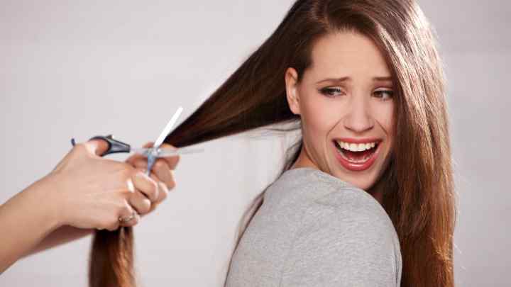 Як впоратися з січеним волоссям