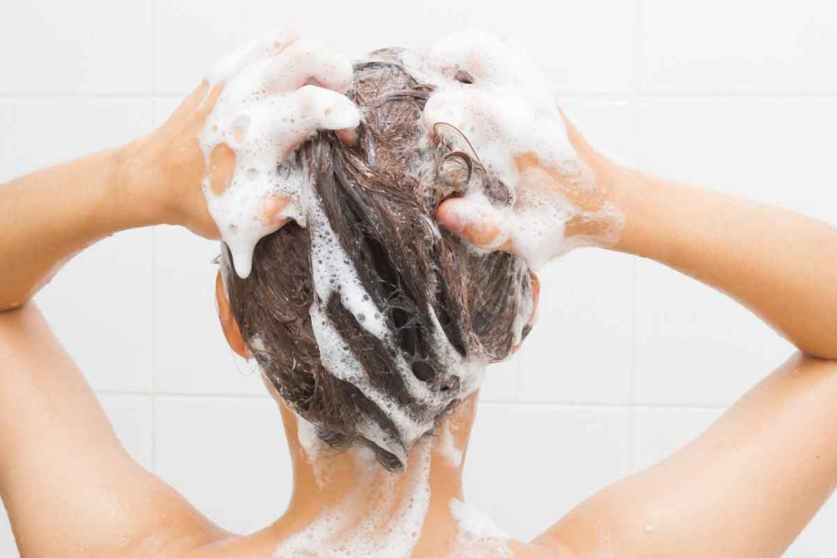Як очистити шкіру голови