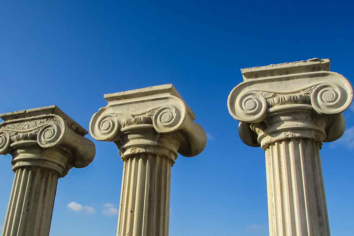 Як виглядали грецькі колони