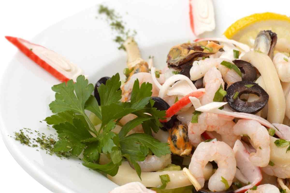 Святкові салати з морепродуктами