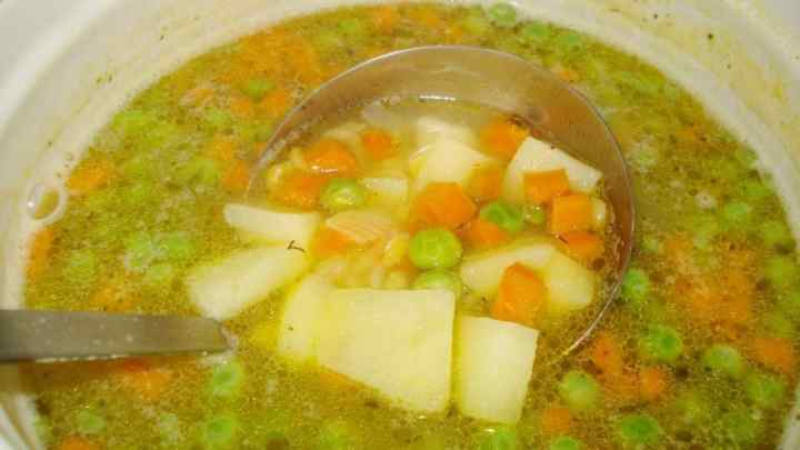 Гороховий суп з овочами