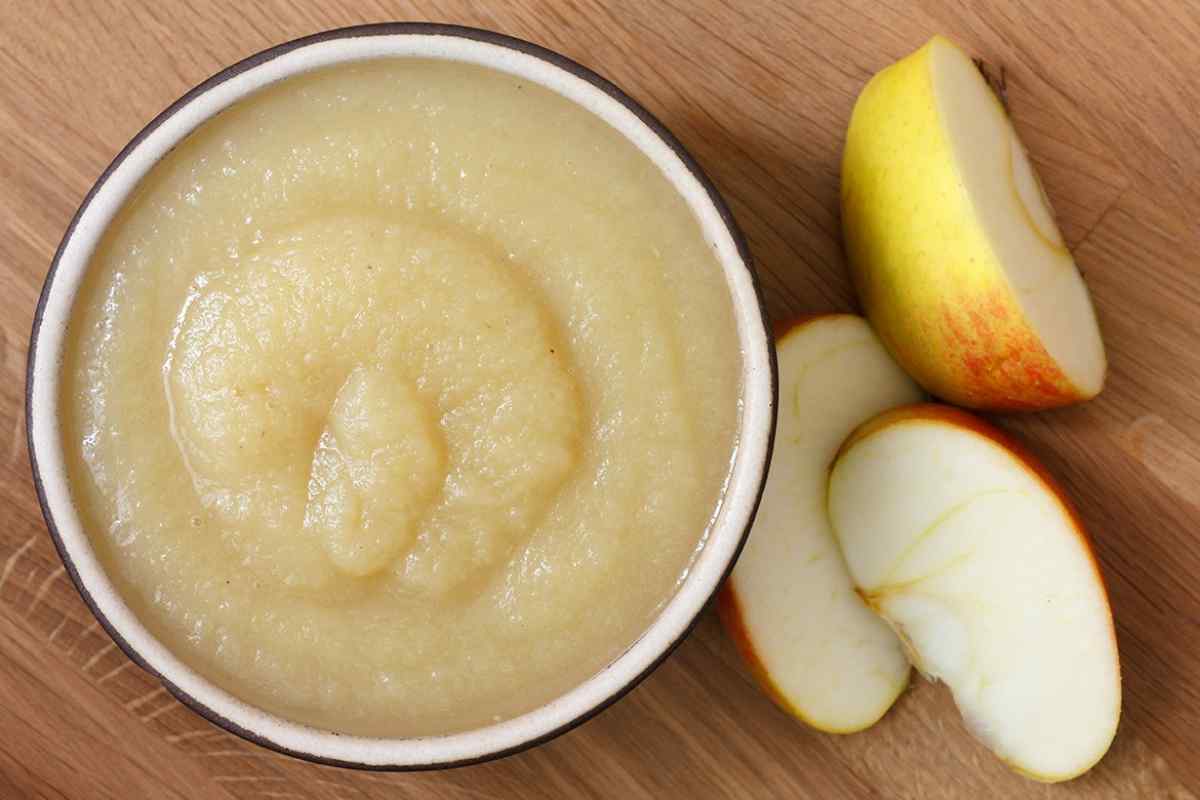 Як приготувати яблучне пюре для дитини
