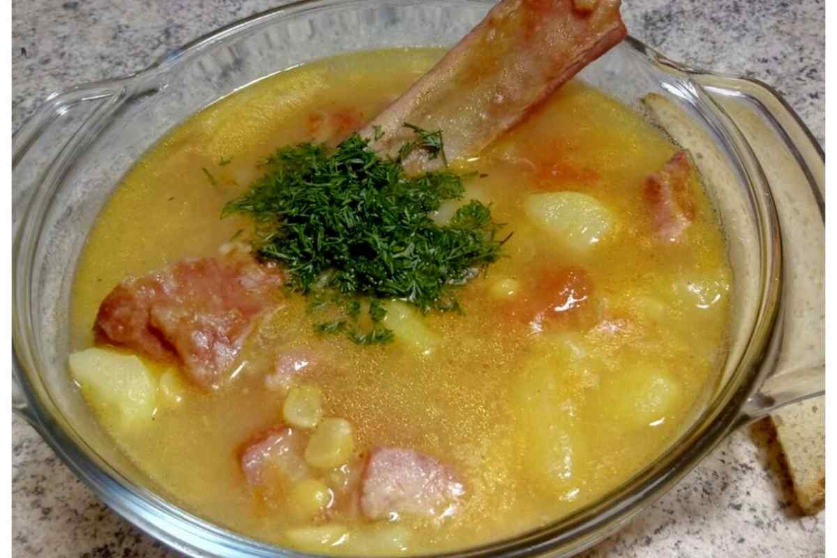 Як приготувати гороховий суп з ребрышками