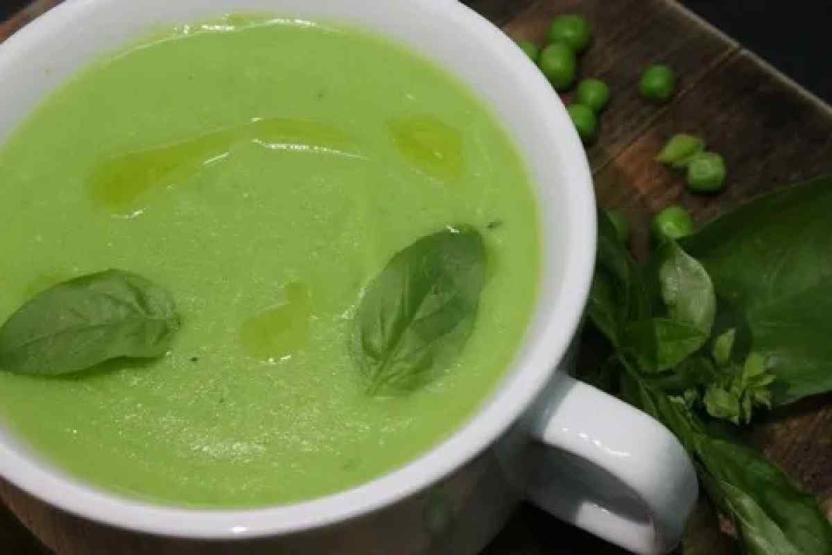 Як приготувати томатний суп із зеленим горошком