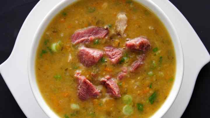 Як приготувати гороховий суп-пюре з копченостями