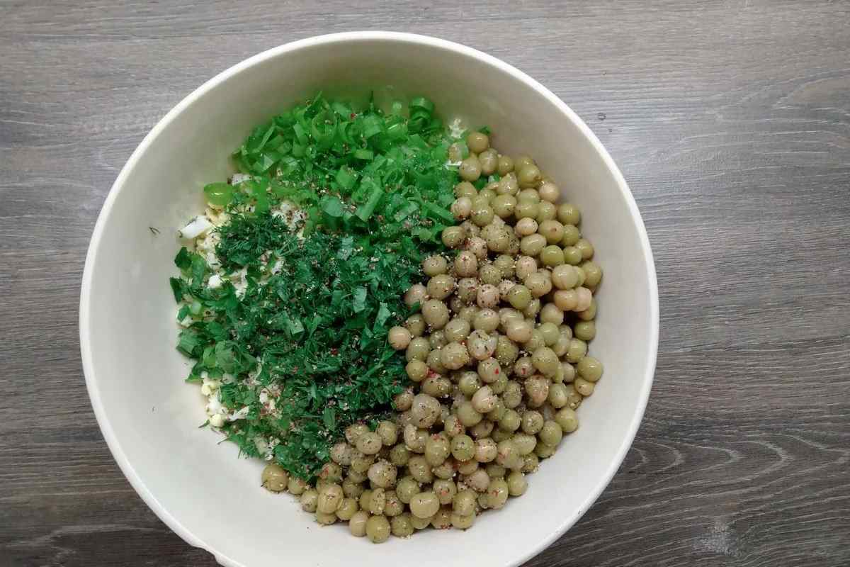 Як зробити салат із зеленим горошком
