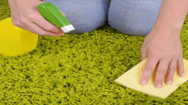 Як чистити килим у домашніх умовах