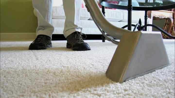 Як мити килими миючим пилососом