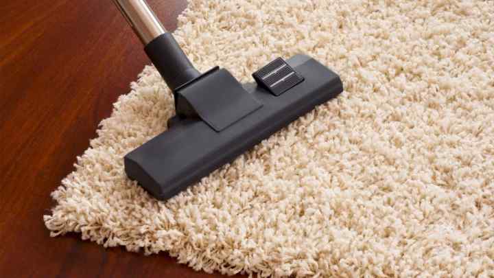 Як почистити вовняний килим