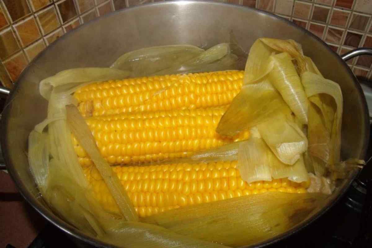 Як смачно зварити кукурудзу