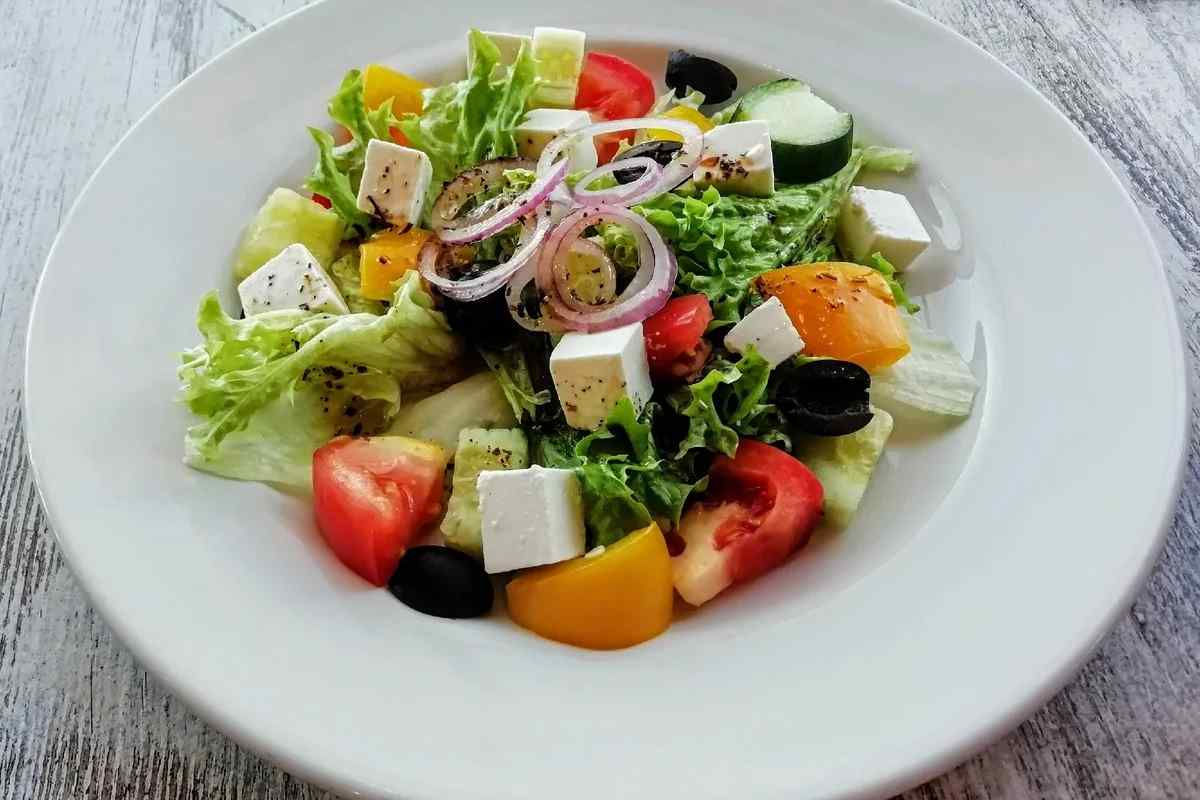 Як зробити грецький салат
