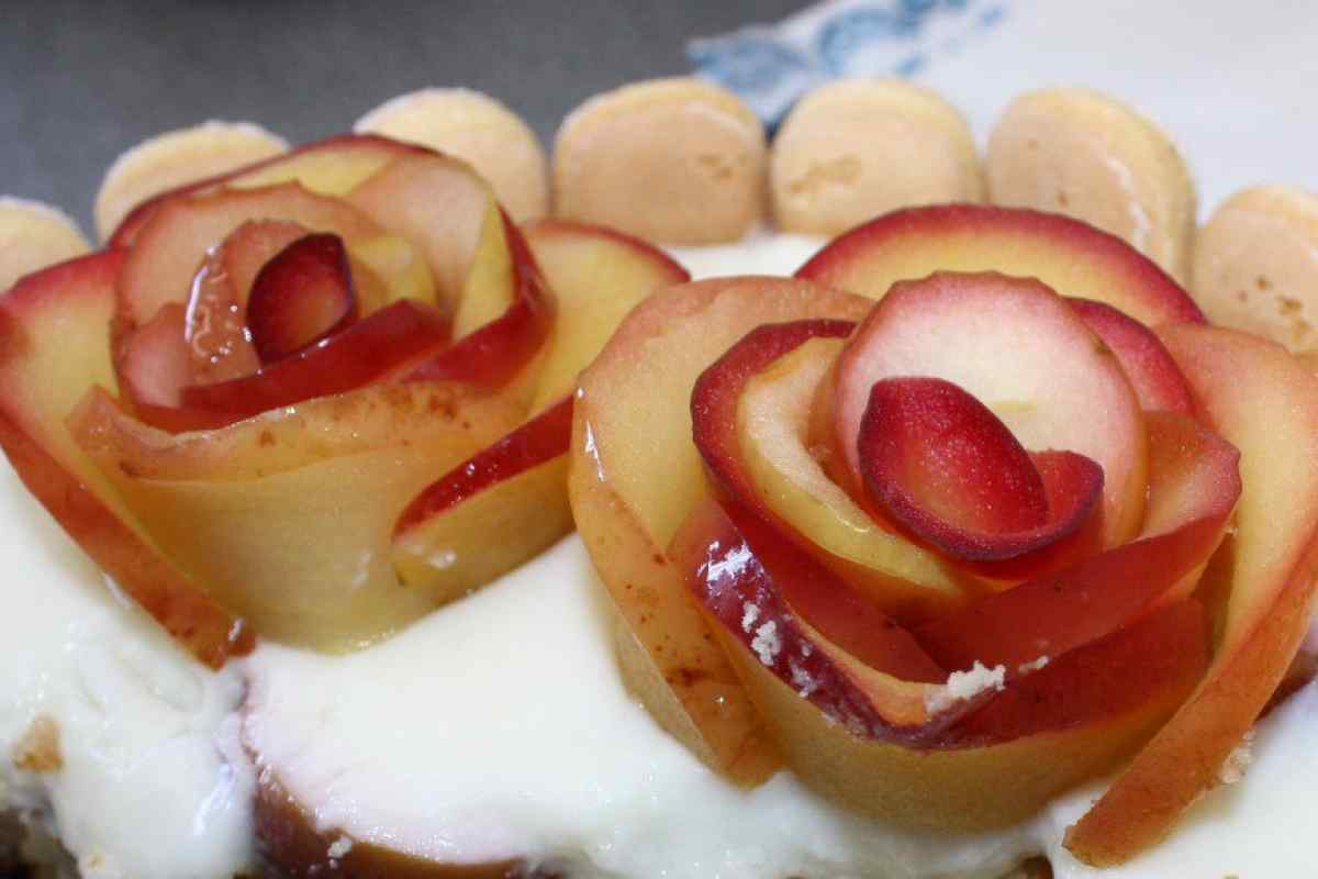 Рецепт розочок з шару з яблуками