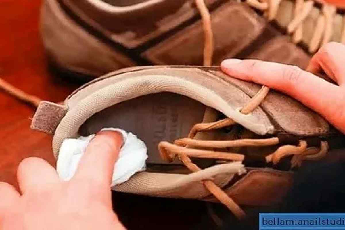 Як прибрати запах у туфлях