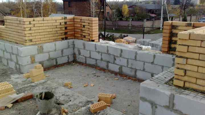 Як будувати стіни будинку