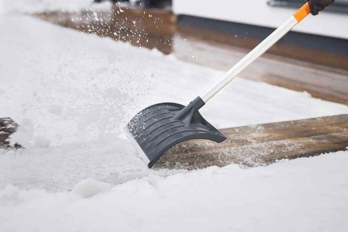 Як зробити лопату для снігу