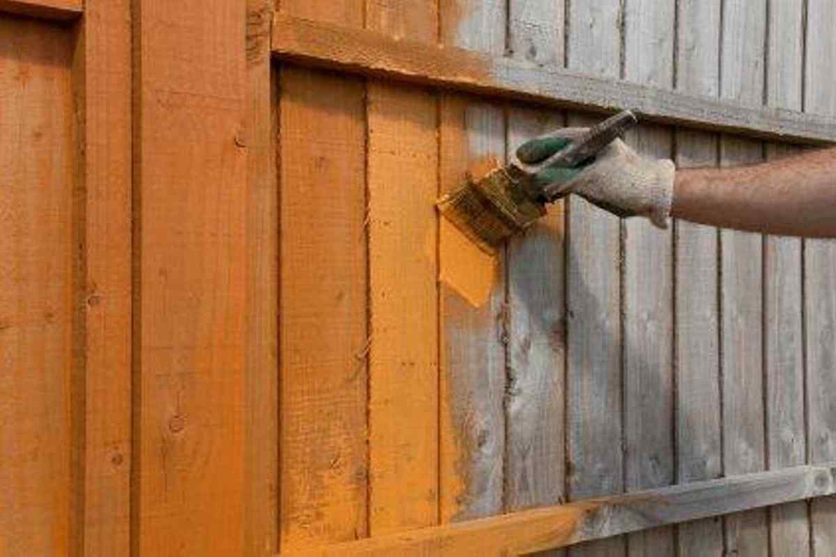 Якими фарбами потрібно фарбувати дерев 'яний паркан