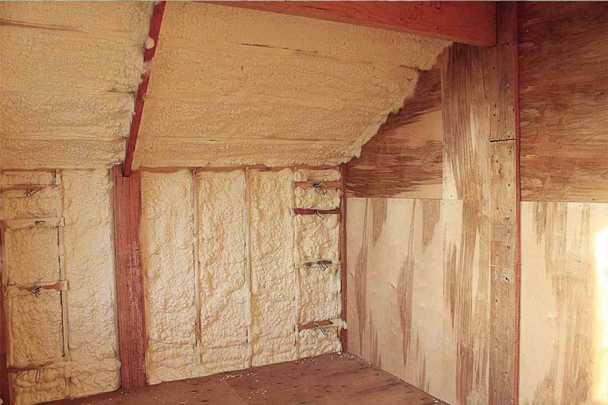 Як провести внутрішнє утеплення дерев 'яного будинку