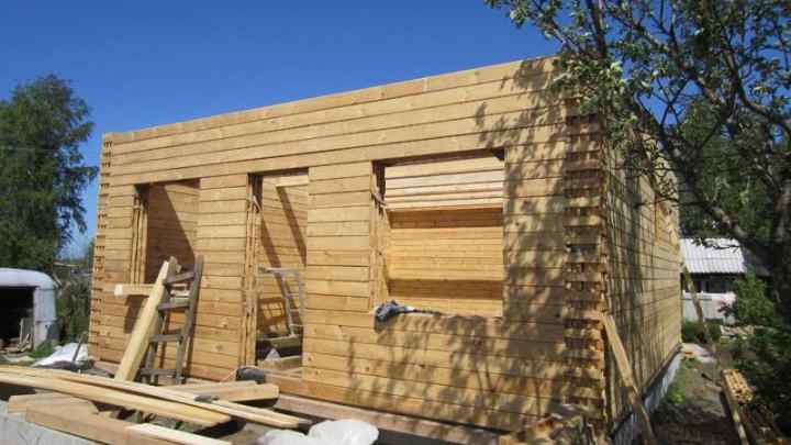 Як побудувати дерев 'яний будинок своїми руками