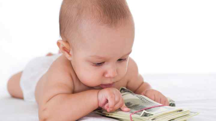 Які виплати надаються при народженні дитини