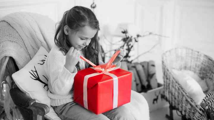 Як подарувати дитині подарунок