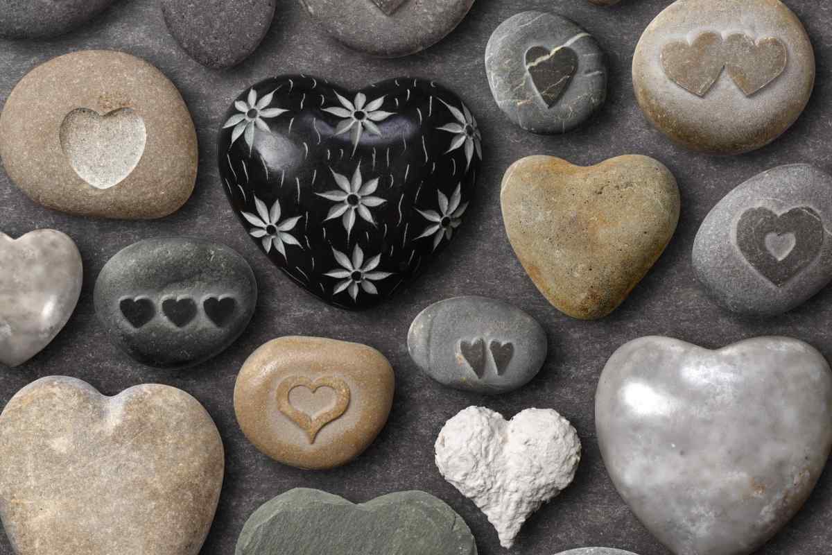 Який камінь приваблює любов