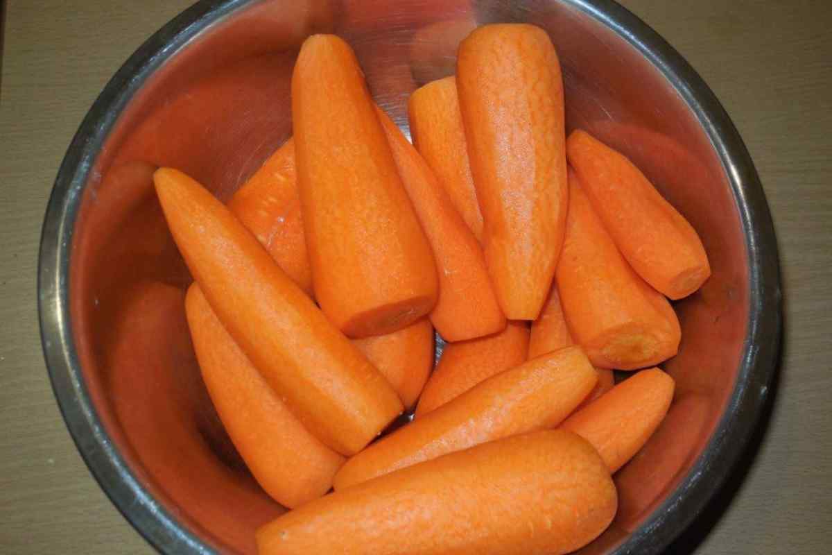 Як приготувати класичну корейську морквину